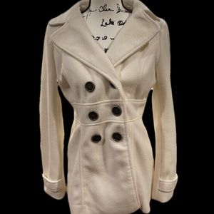 Beautiful cream dress coat. Size Large